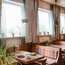 Renovierung des Cafés in Niederndorf im Retro-Design